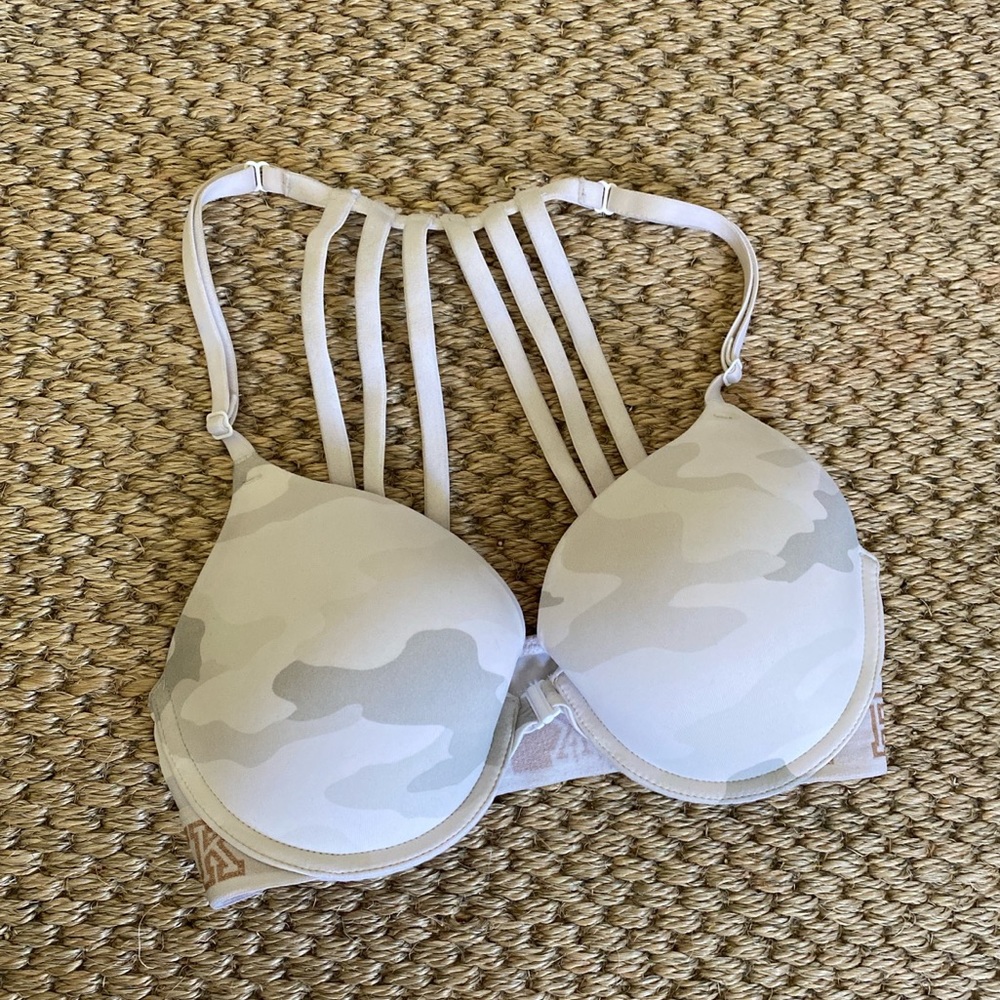 Victoria’s Secret Pink Bra in white camo!